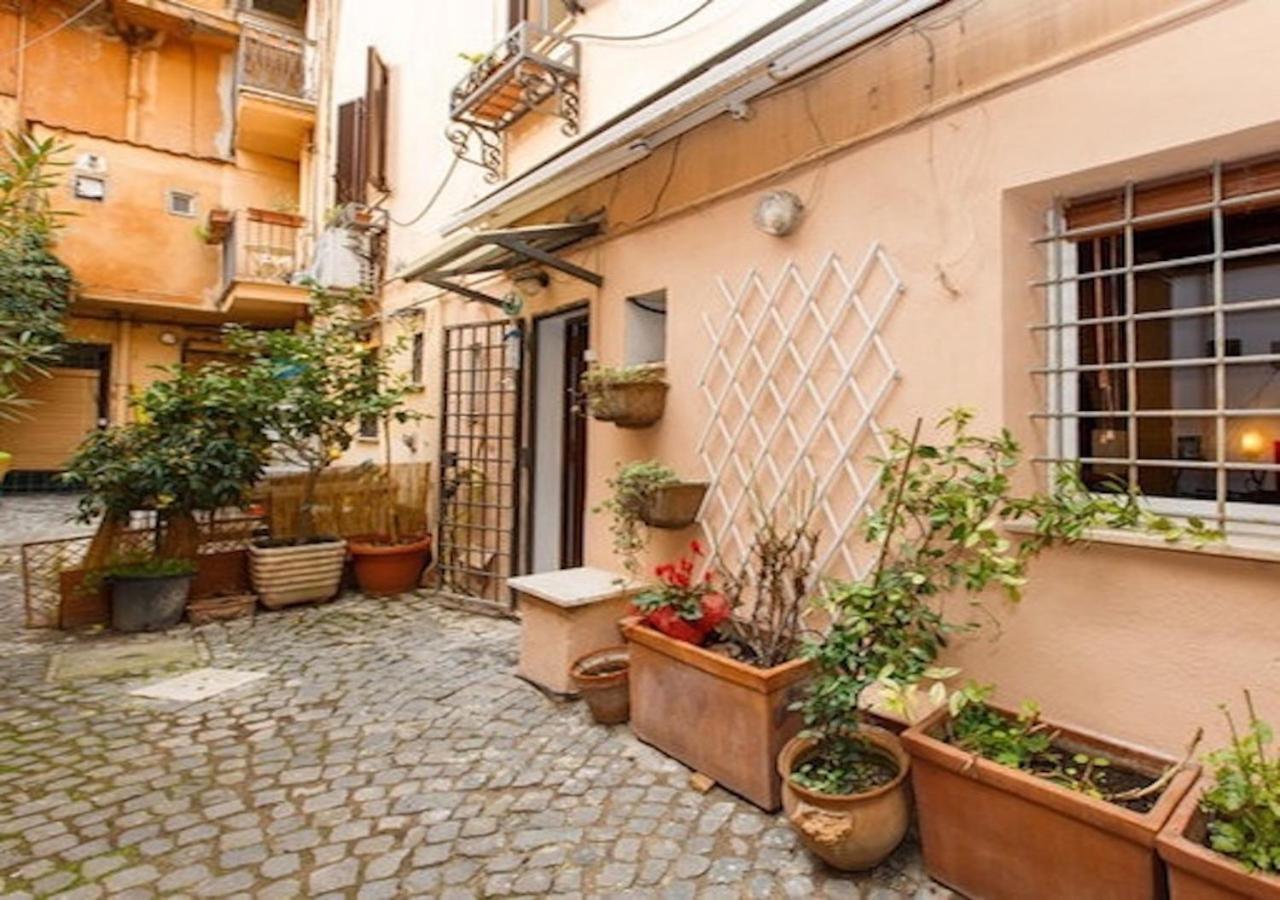 Independent With Garden Heart Of Trastevere John Cabot โรม ภายนอก รูปภาพ
